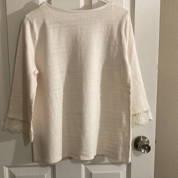 Loft cream Medium blouse 100%cotton Made in India. 3/4 sleeve lace at the cuffs - Picture 3 of 8